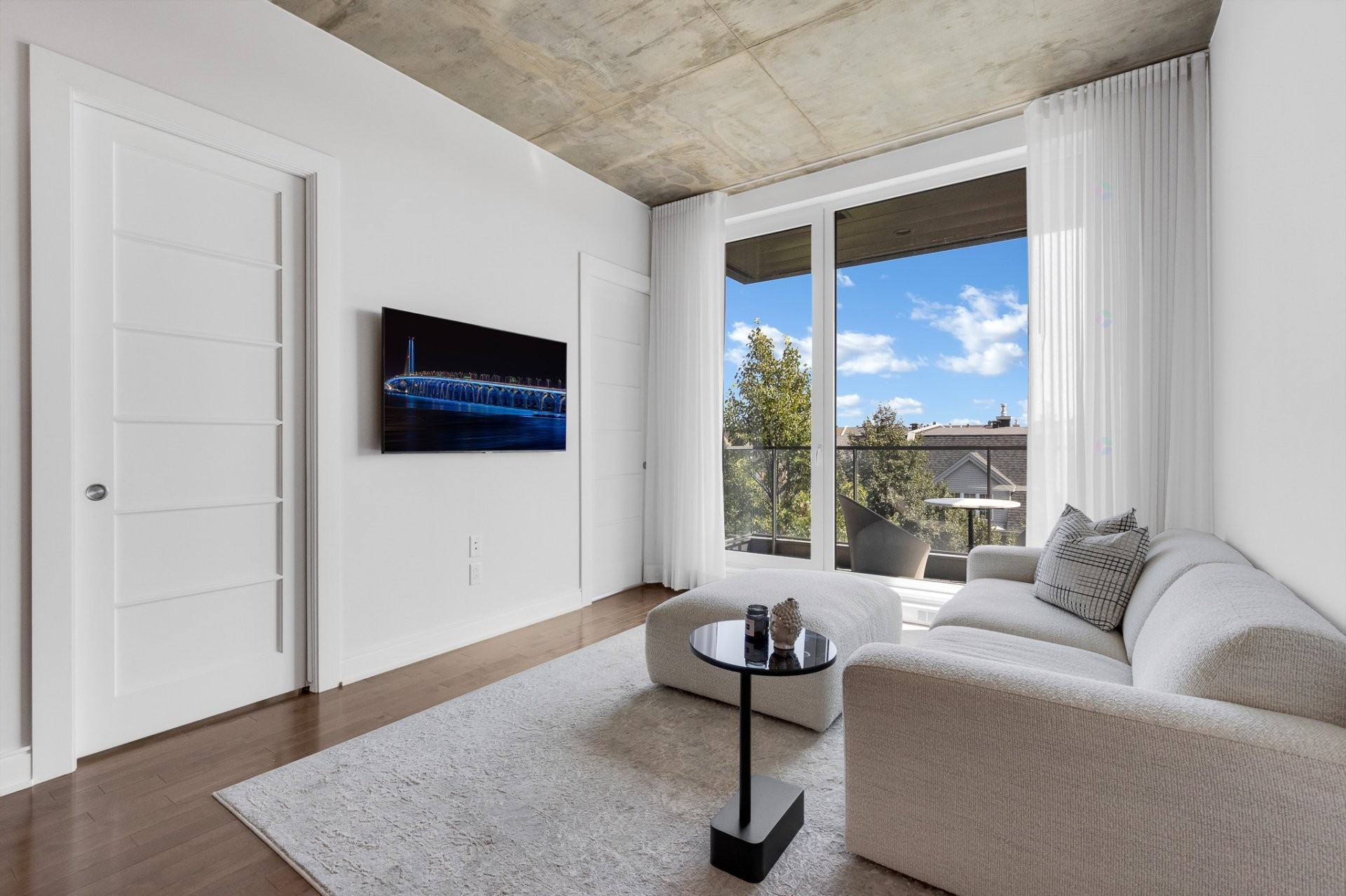 









2200


Rue Harriet-Quimby

, 404,
Montréal (Saint-Laurent),




QC
H4R0L2

