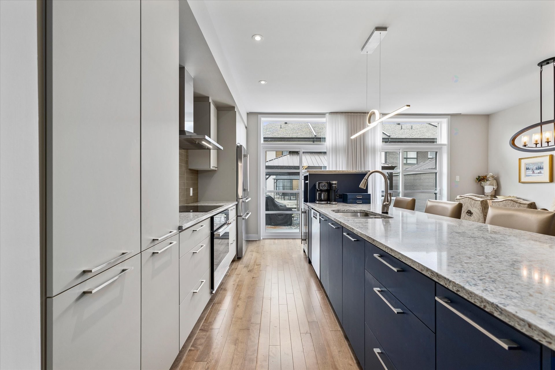 









206


Rue Frédéric-Back

,
Sainte-Anne-de-Bellevue,




QC
H9X0B5

