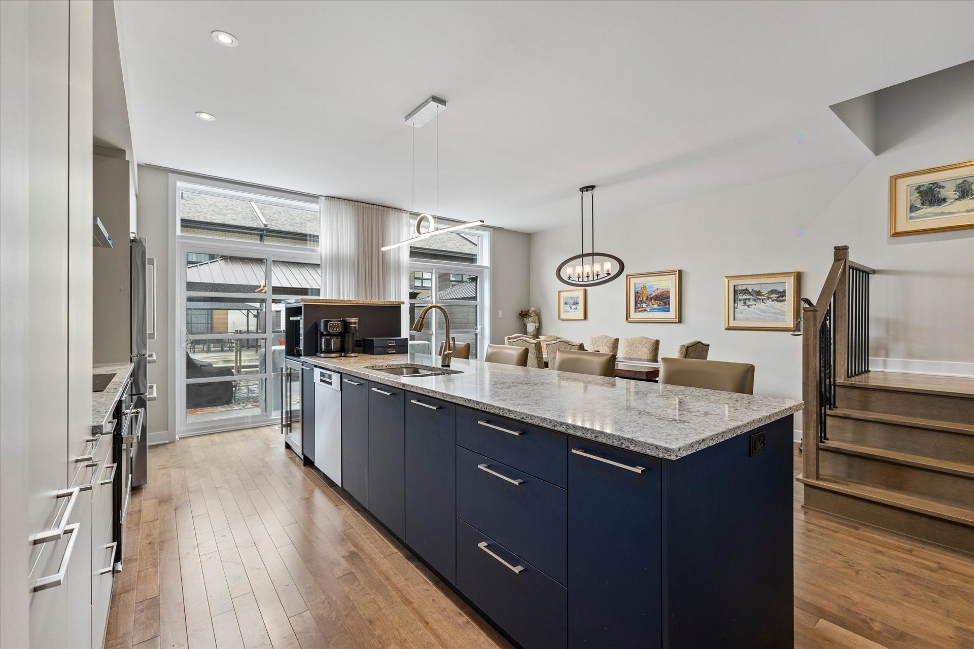 









206


Rue Frédéric-Back

,
Sainte-Anne-de-Bellevue,




QC
H9X0B5

