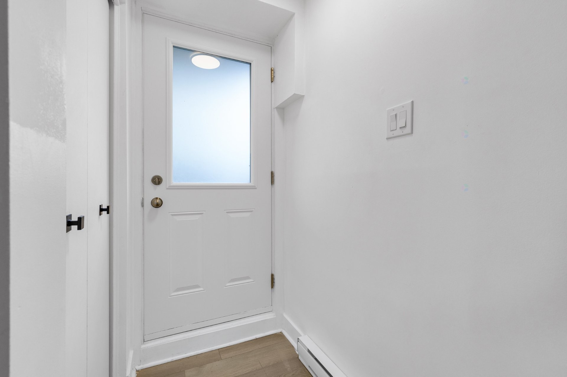 









5725A


Av. Lockwood

,
Côte-Saint-Luc,




QC
H4W1Z1

