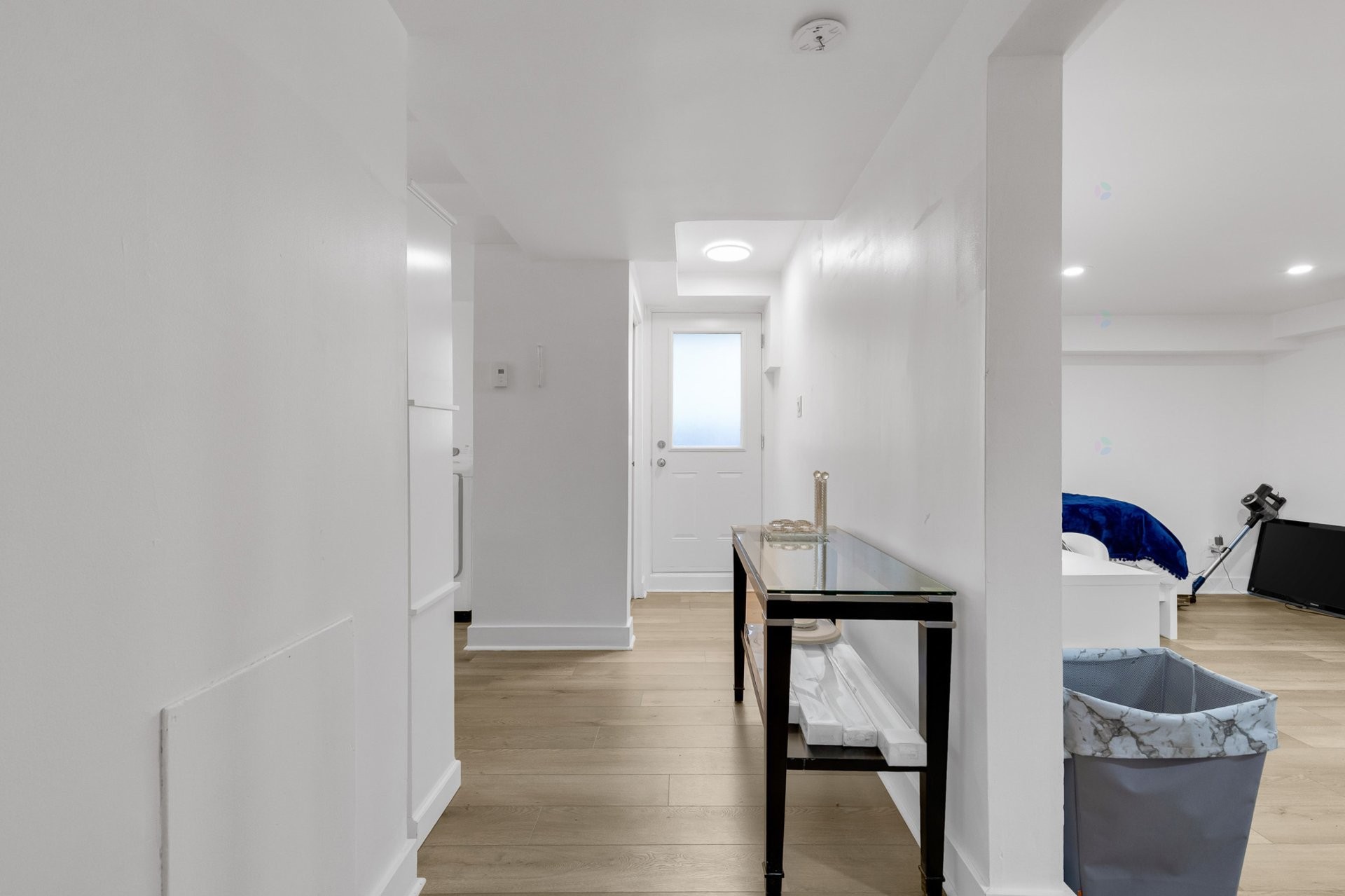 









5725A


Av. Lockwood

,
Côte-Saint-Luc,




QC
H4W1Z1

