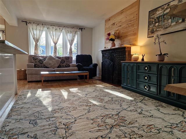 









272


Beaverbrook

ST,
Winnipeg,




MB
R3N 1M8

