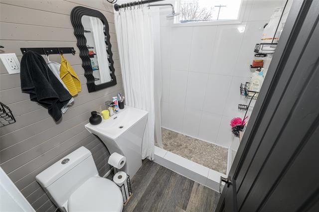 









272


Beaverbrook

ST,
Winnipeg,




MB
R3N 1M8

