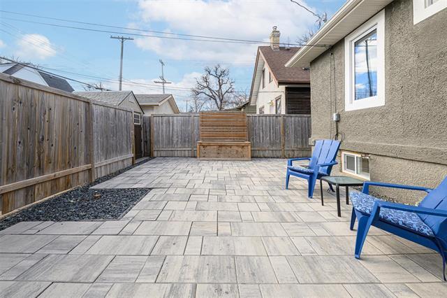 









272


Beaverbrook

ST,
Winnipeg,




MB
R3N 1M8

