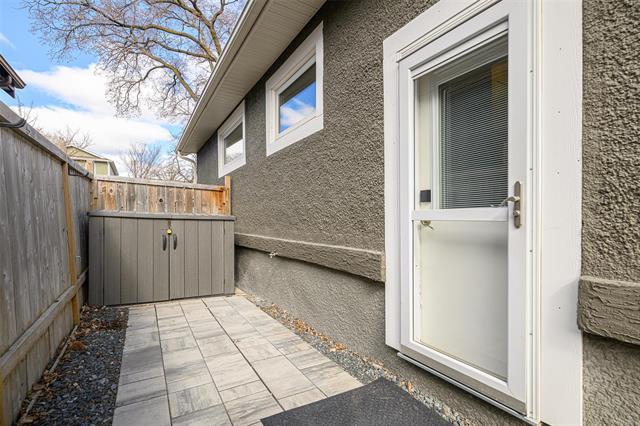 









272


Beaverbrook

ST,
Winnipeg,




MB
R3N 1M8

