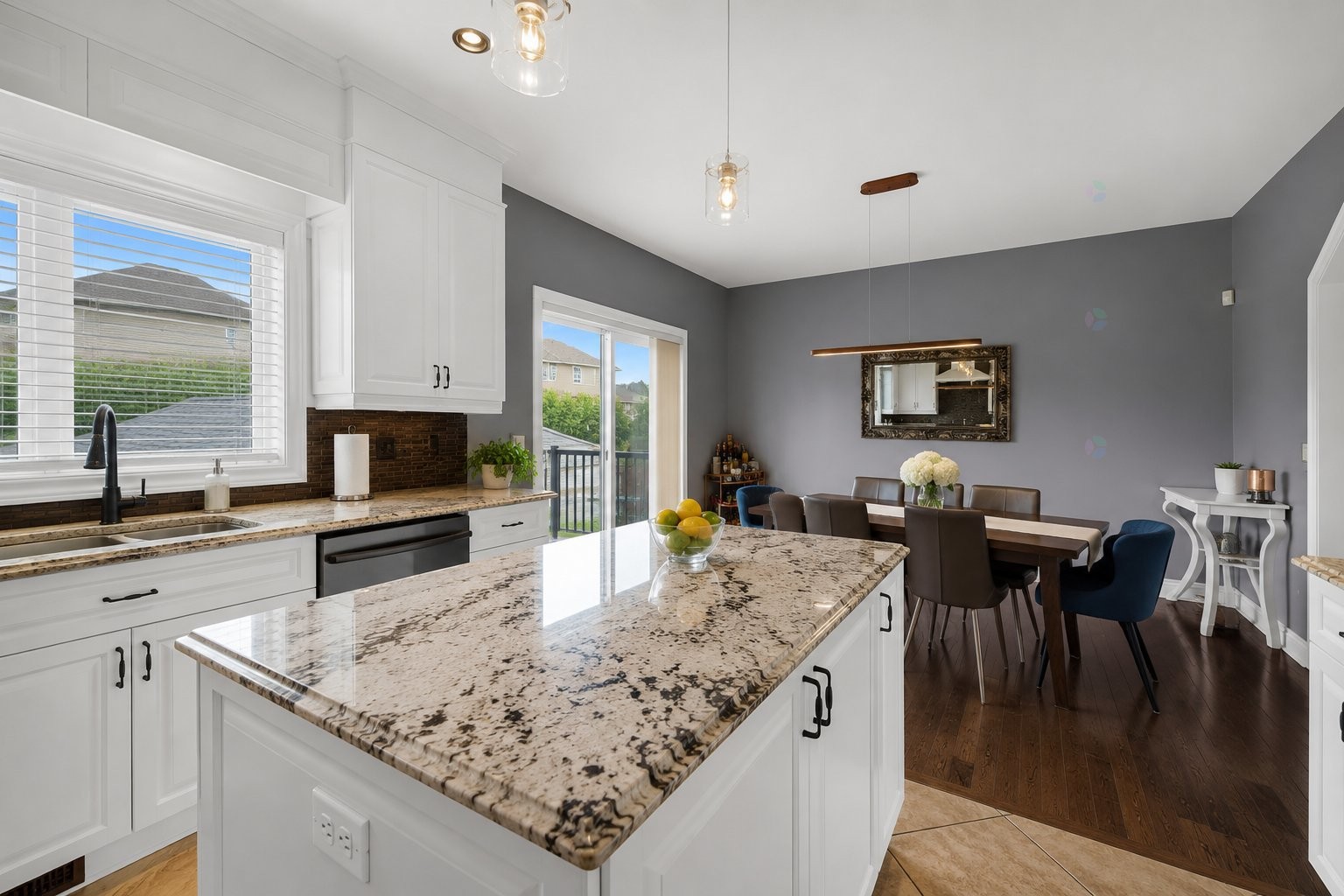 









972


Rue Alexis-Galipeau

,
Beloeil,




QC
J3G0K7

