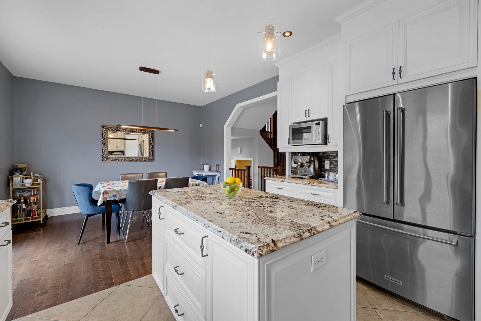 









972


Rue Alexis-Galipeau

,
Beloeil,




QC
J3G0K7

