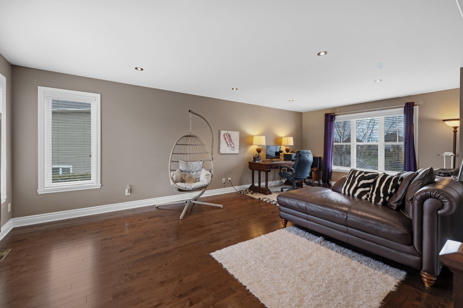 









972


Rue Alexis-Galipeau

,
Beloeil,




QC
J3G0K7

