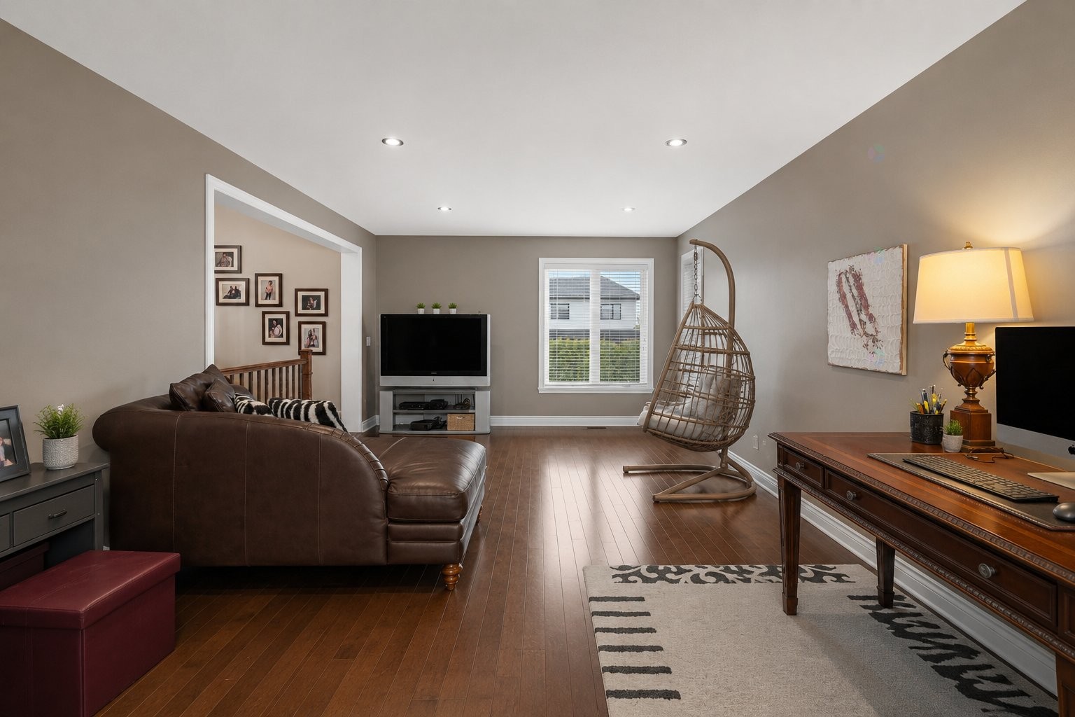 









972


Rue Alexis-Galipeau

,
Beloeil,




QC
J3G0K7

