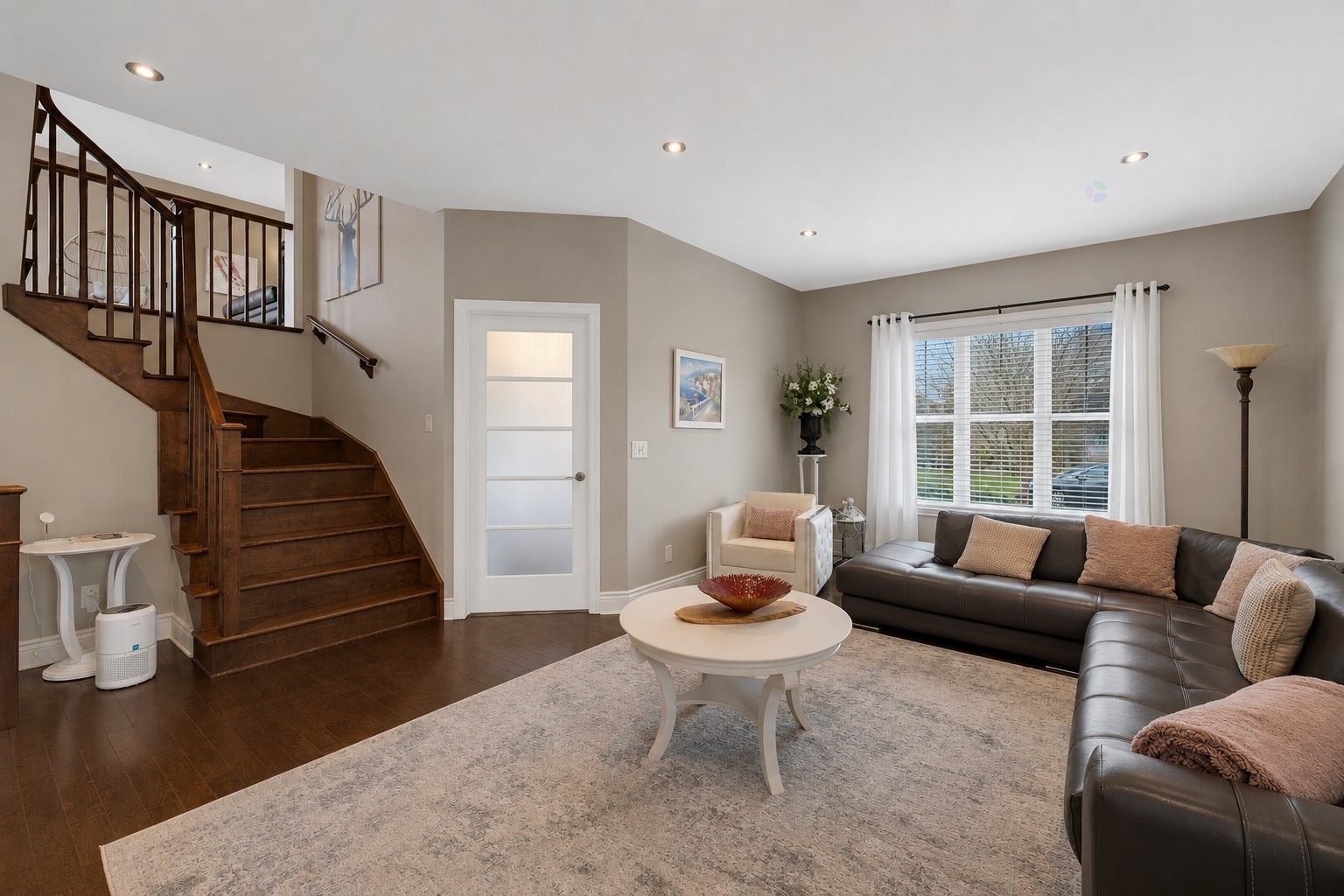 









972


Rue Alexis-Galipeau

,
Beloeil,




QC
J3G0K7

