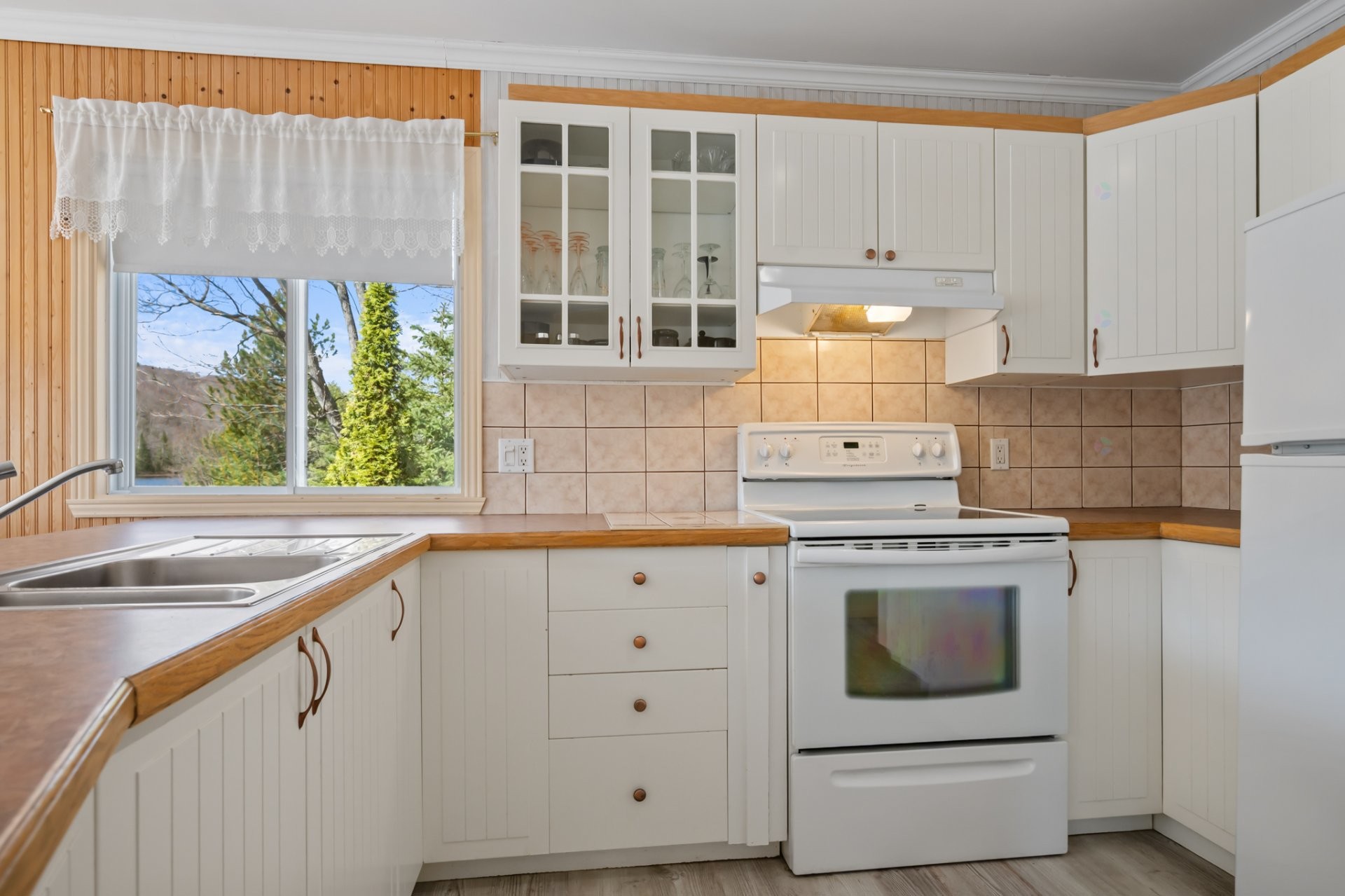 









71


Av. du Lac-Neuf N.

,
Sainte-Béatrix,




QC
J0K1Y0

