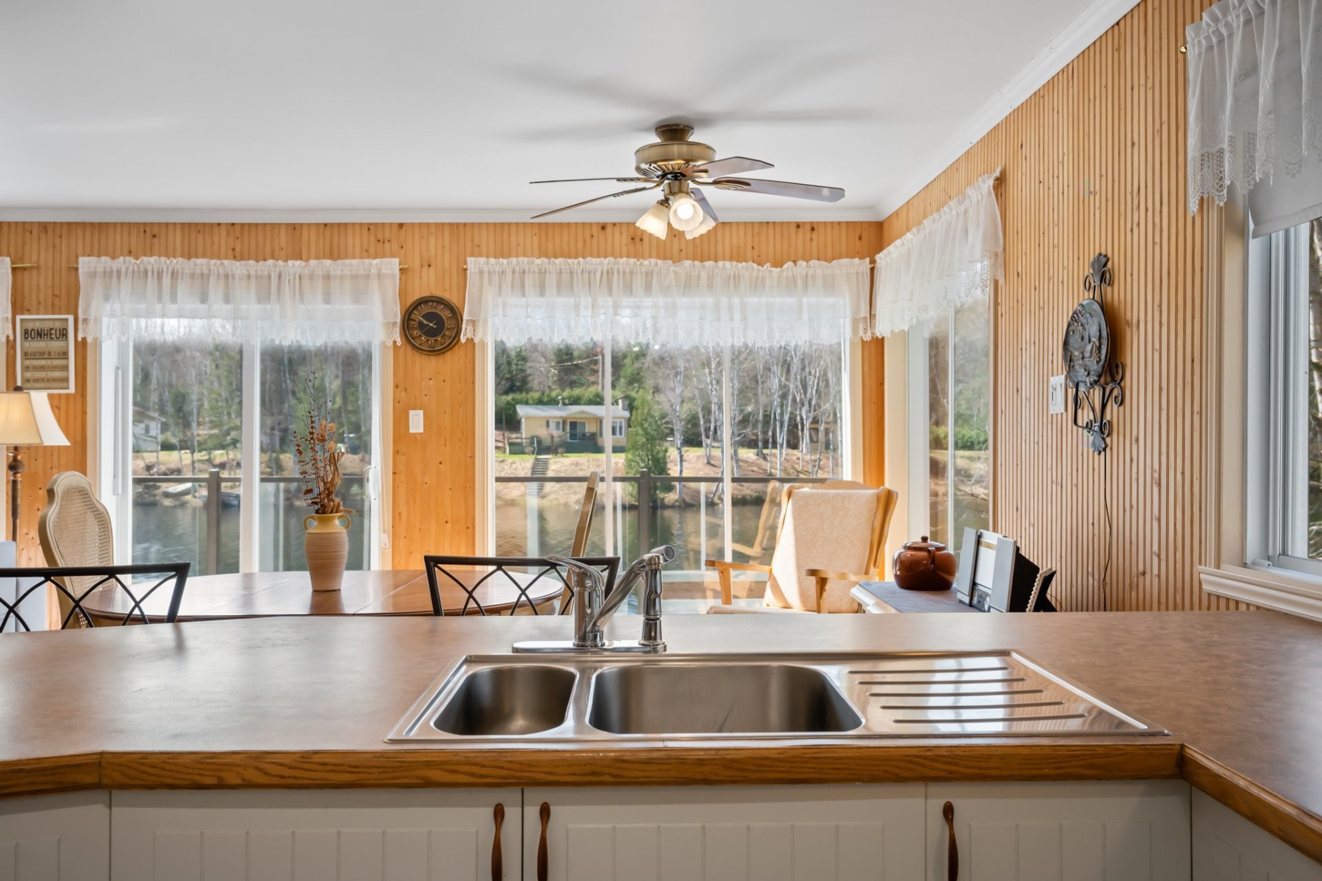 









71


Av. du Lac-Neuf N.

,
Sainte-Béatrix,




QC
J0K1Y0

