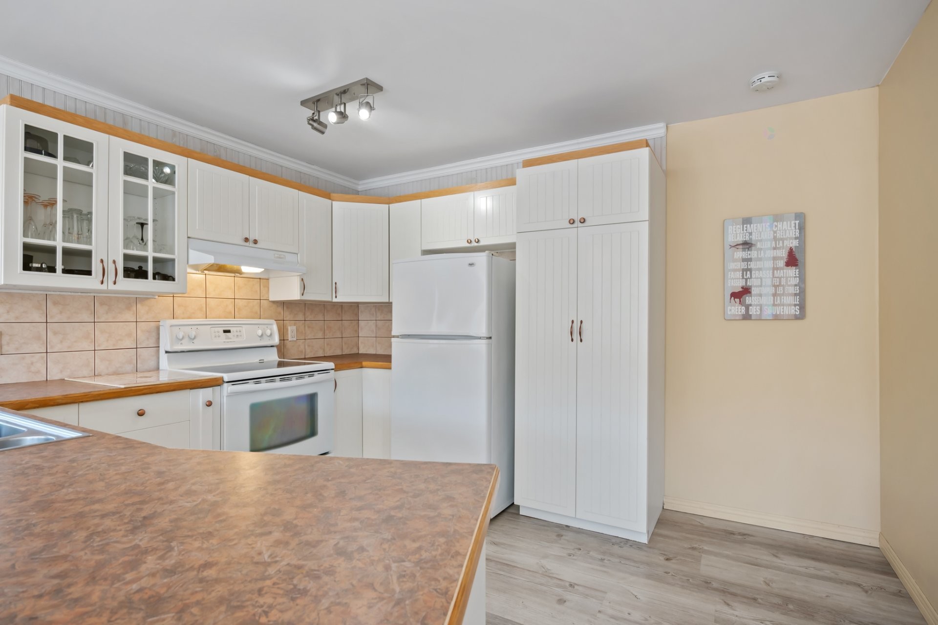 









71


Av. du Lac-Neuf N.

,
Sainte-Béatrix,




QC
J0K1Y0

