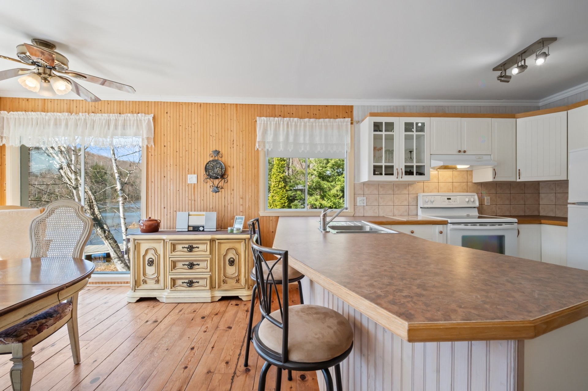 









71


Av. du Lac-Neuf N.

,
Sainte-Béatrix,




QC
J0K1Y0

