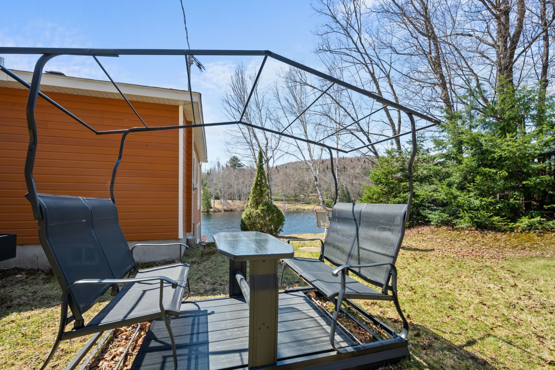 









71


Av. du Lac-Neuf N.

,
Sainte-Béatrix,




QC
J0K1Y0

