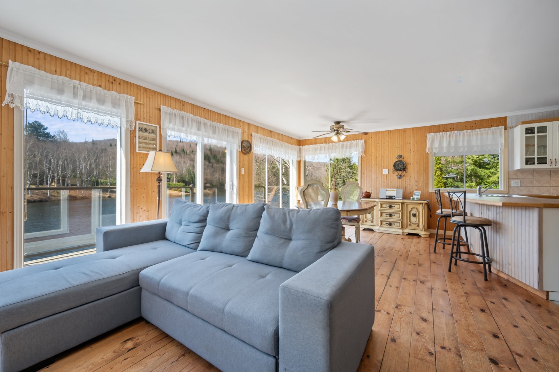 









71


Av. du Lac-Neuf N.

,
Sainte-Béatrix,




QC
J0K1Y0

