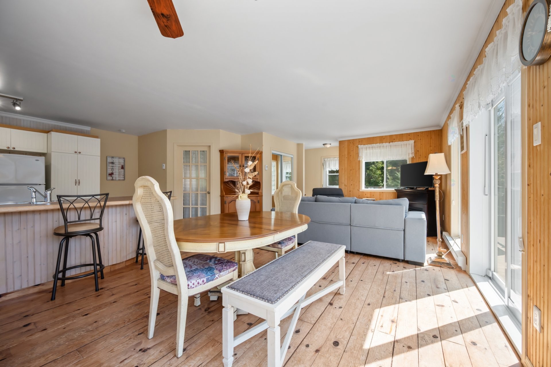 









71


Av. du Lac-Neuf N.

,
Sainte-Béatrix,




QC
J0K1Y0

