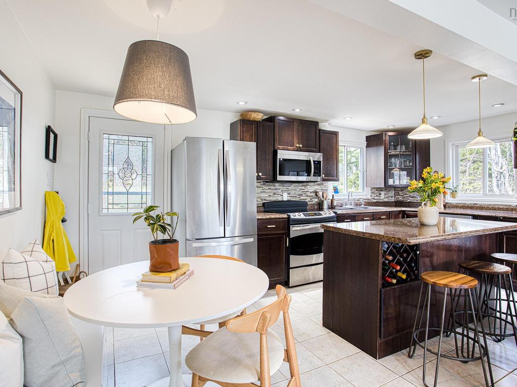 












11 Dartmoor Crescent

,
Bedford,




NS
B4A 2K4

