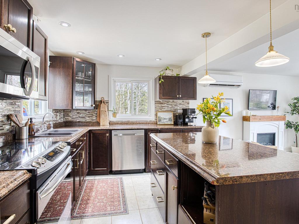 












11 Dartmoor Crescent

,
Bedford,




NS
B4A 2K4

