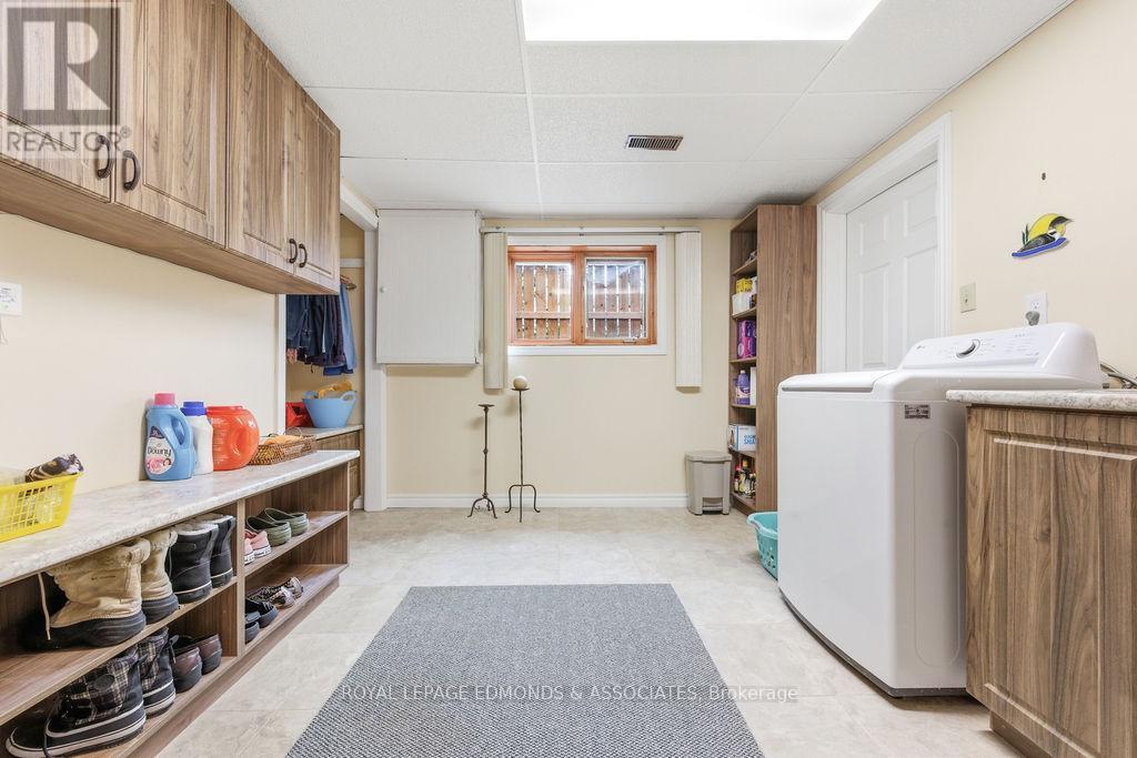 












1411 VICTORIA STREET

,
Petawawa,




Ontario
K8H3K4

