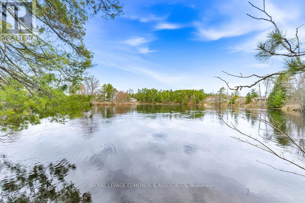 












1411 VICTORIA STREET

,
Petawawa,




Ontario
K8H3K4

