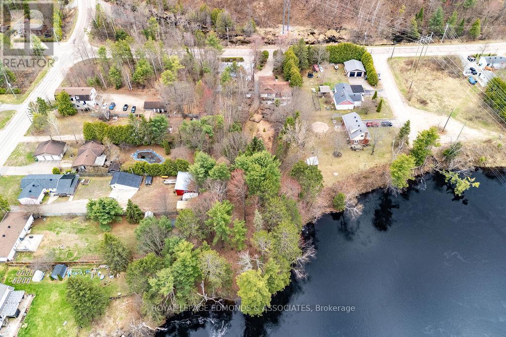 












1411 VICTORIA STREET

,
Petawawa,




Ontario
K8H3K4

