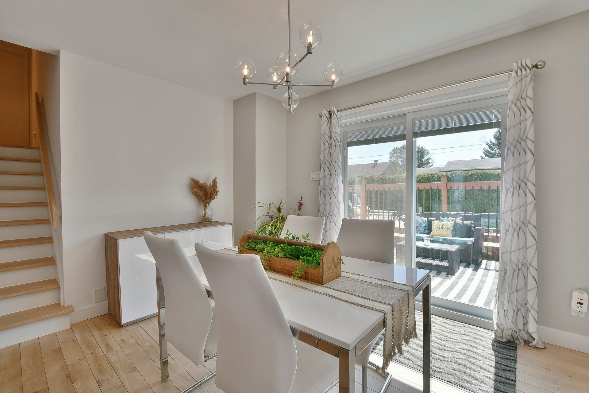 









81


Rue Picard

,
L'Épiphanie,




QC
J5X2R2

