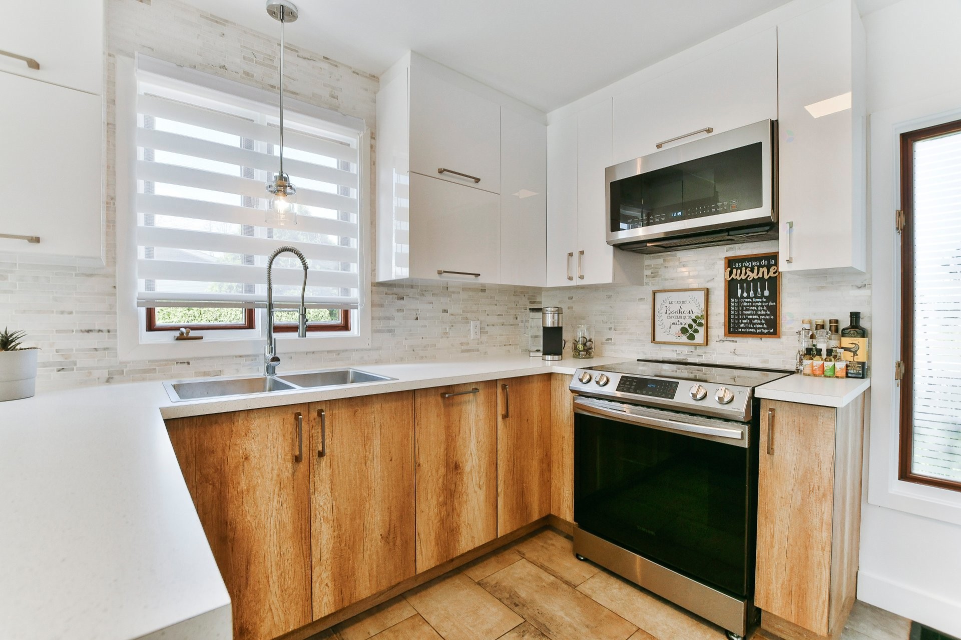 









81


Rue Picard

,
L'Épiphanie,




QC
J5X2R2

