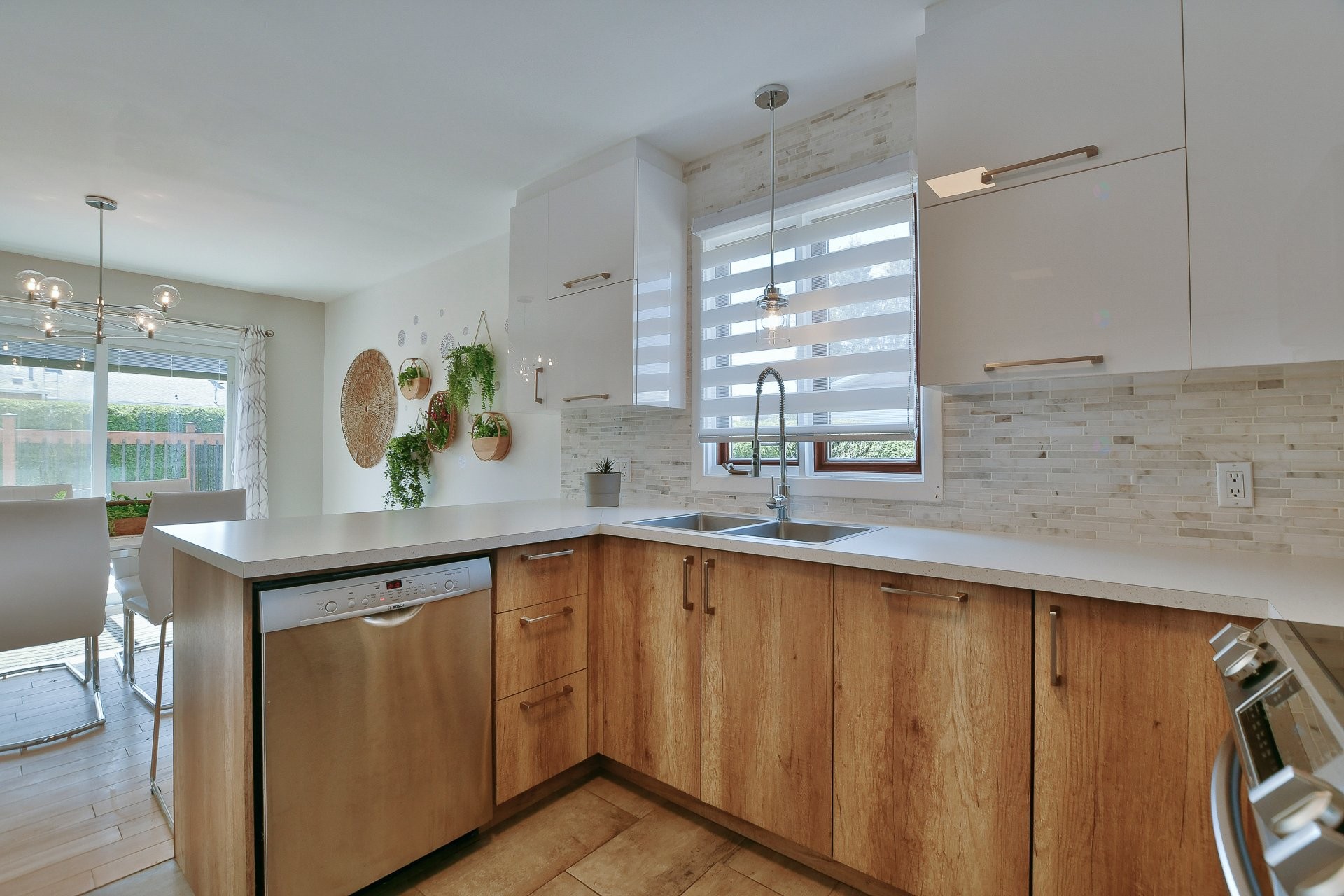 









81


Rue Picard

,
L'Épiphanie,




QC
J5X2R2

