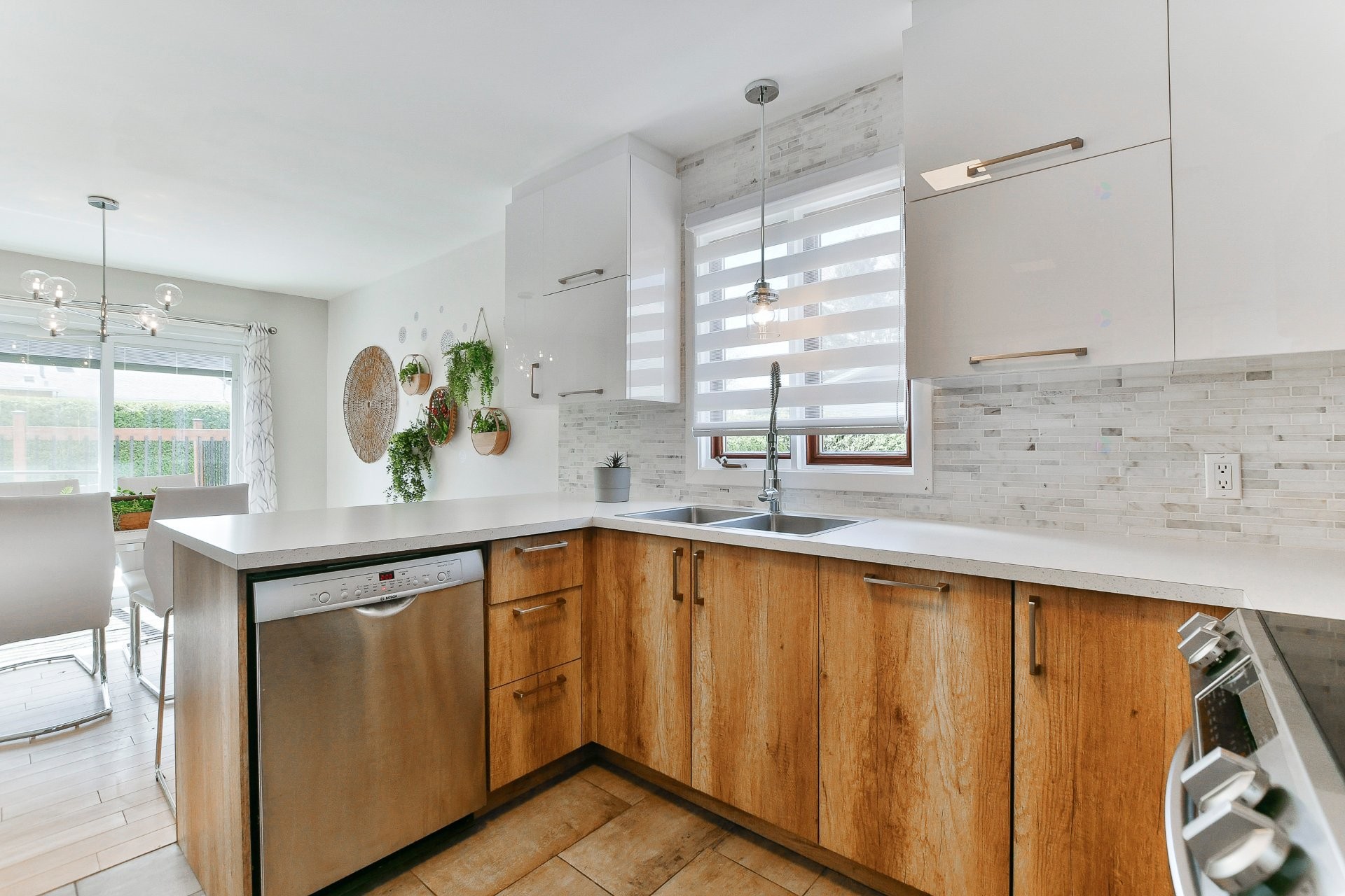 









81


Rue Picard

,
L'Épiphanie,




QC
J5X2R2

