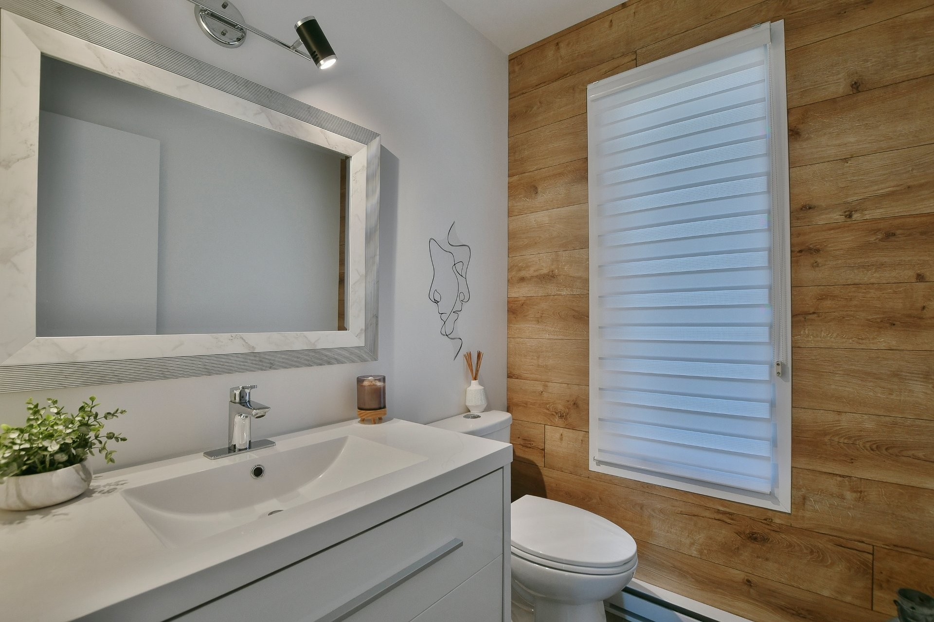 









81


Rue Picard

,
L'Épiphanie,




QC
J5X2R2

