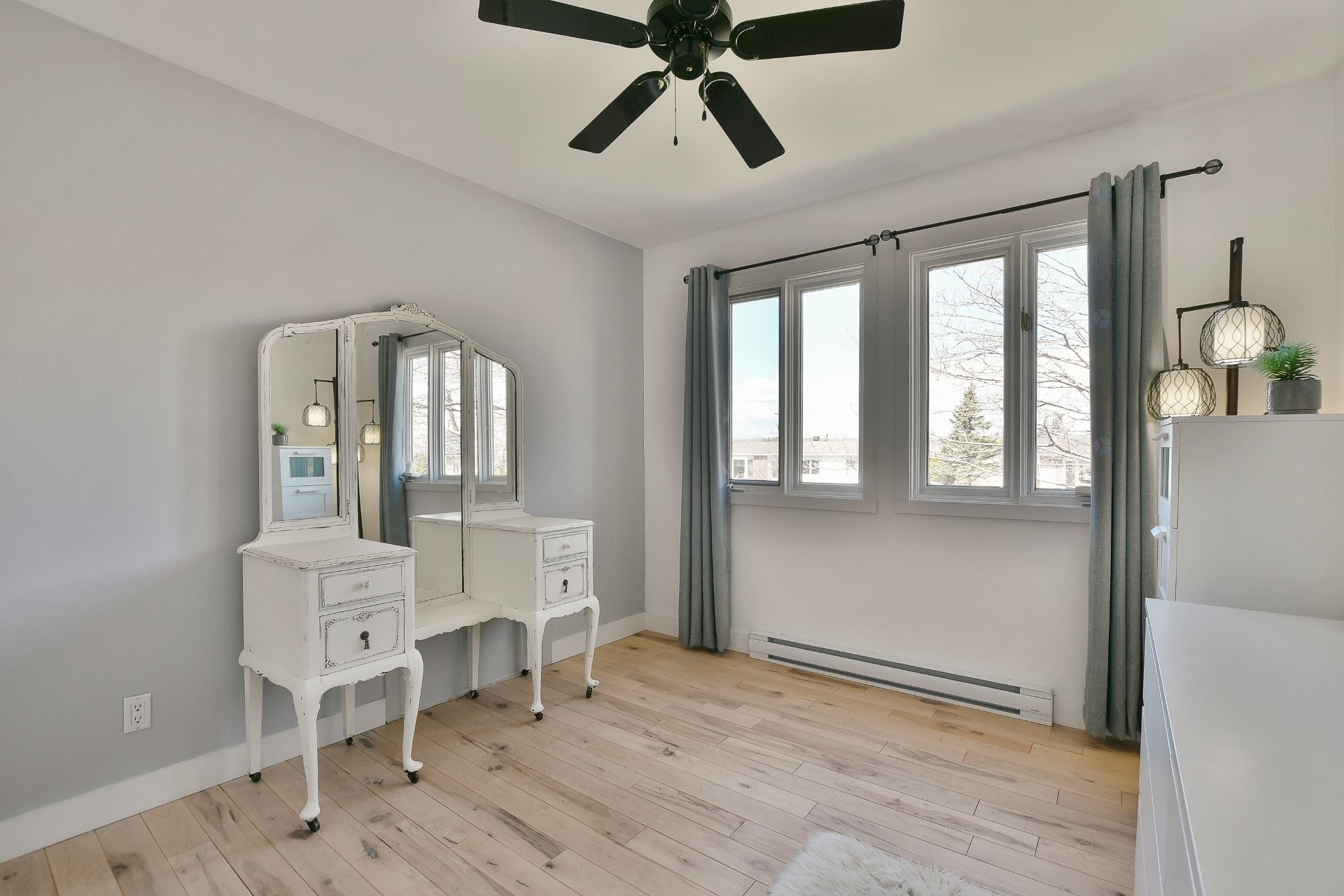 









81


Rue Picard

,
L'Épiphanie,




QC
J5X2R2

