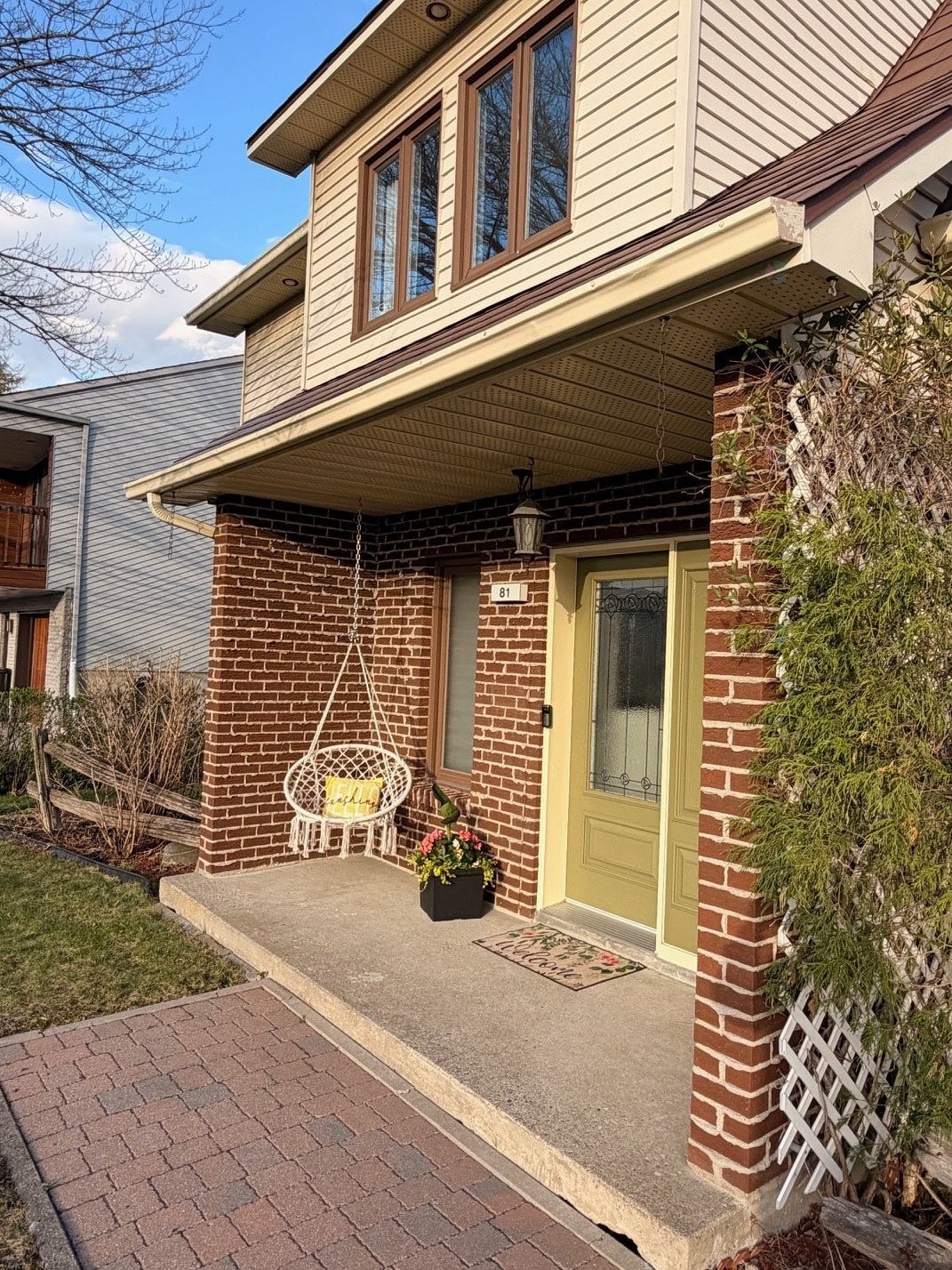 









81


Rue Picard

,
L'Épiphanie,




QC
J5X2R2

