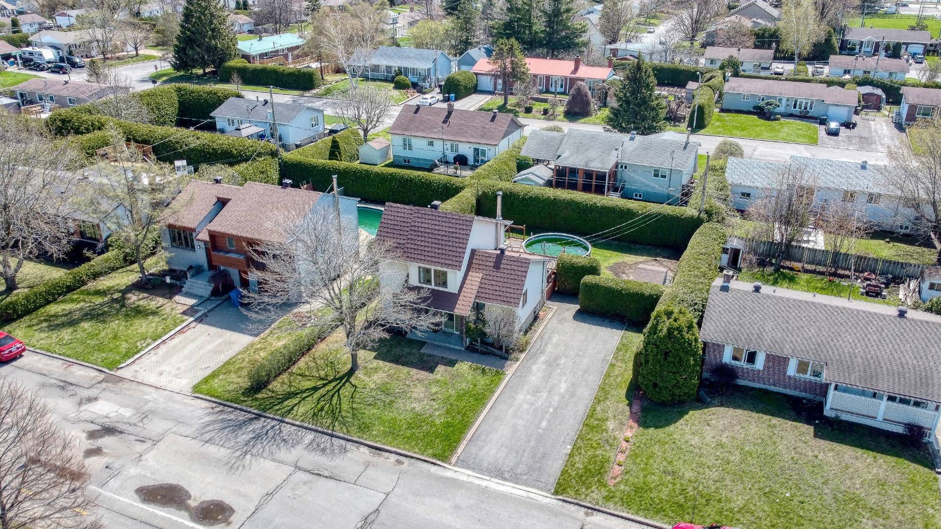 









81


Rue Picard

,
L'Épiphanie,




QC
J5X2R2

