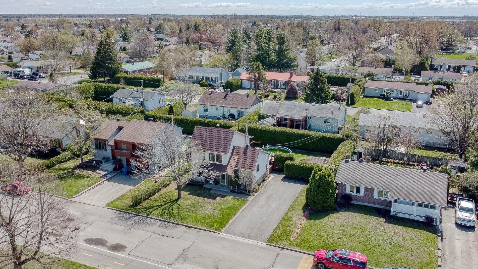 









81


Rue Picard

,
L'Épiphanie,




QC
J5X2R2

