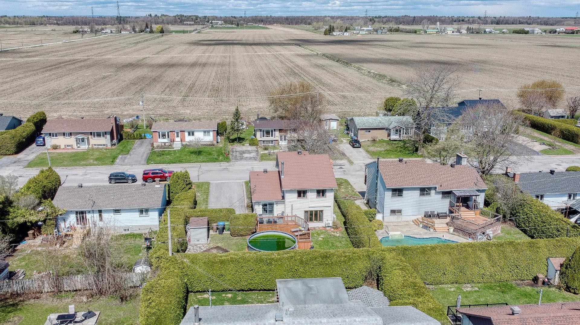 









81


Rue Picard

,
L'Épiphanie,




QC
J5X2R2

