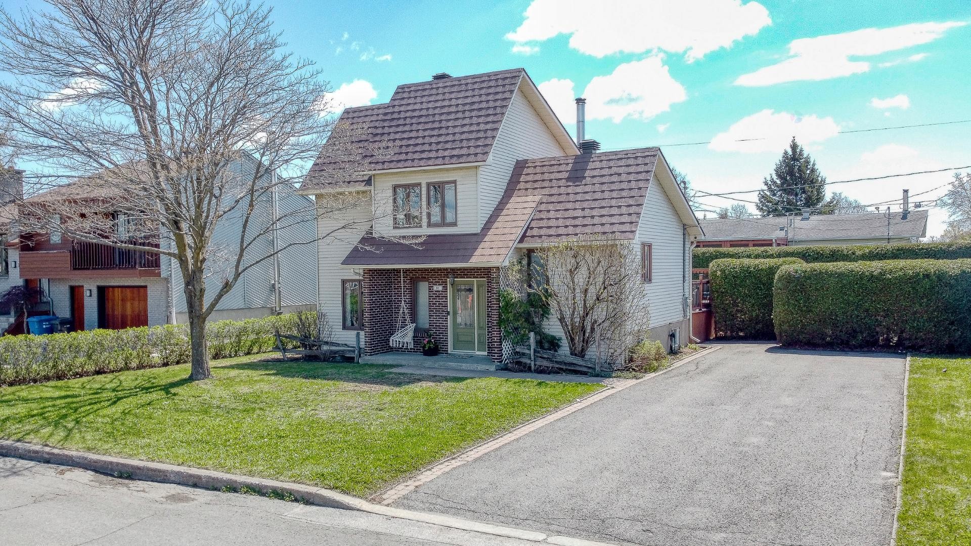









81


Rue Picard

,
L'Épiphanie,




QC
J5X2R2

