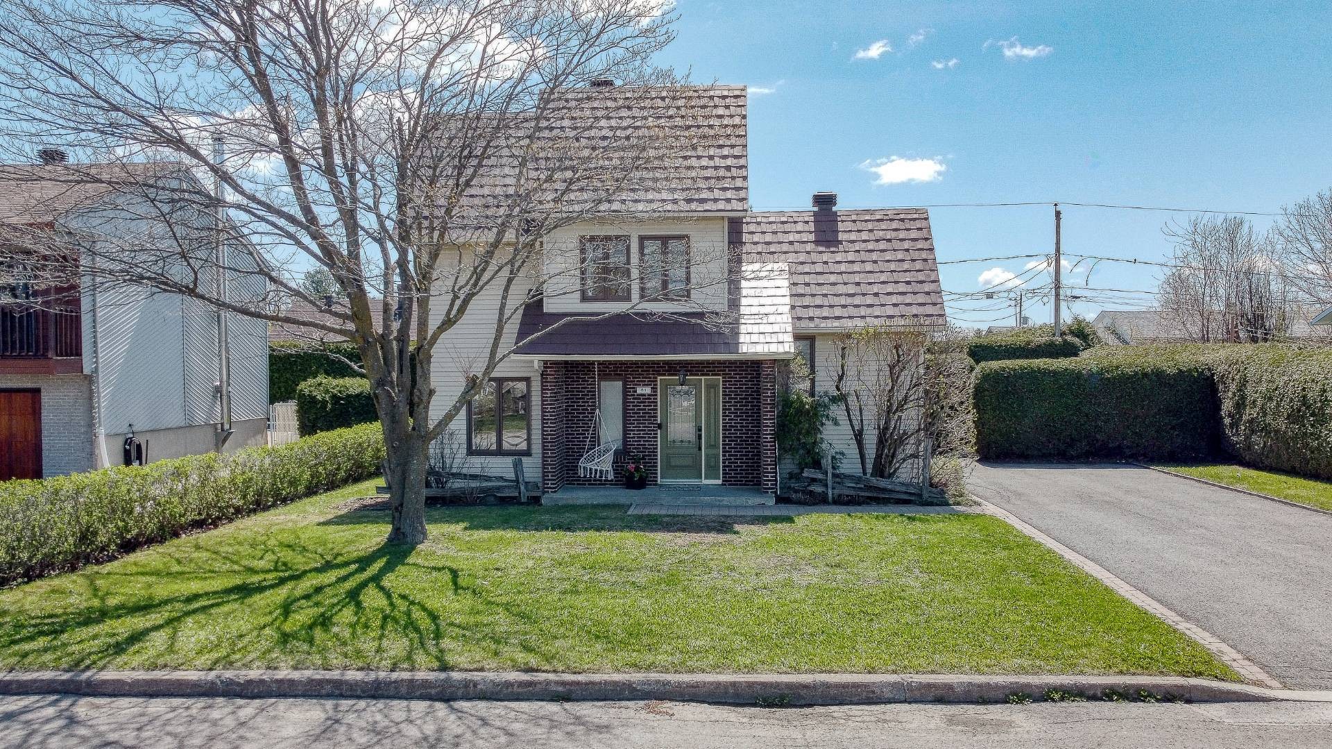 









81


Rue Picard

,
L'Épiphanie,




QC
J5X2R2

