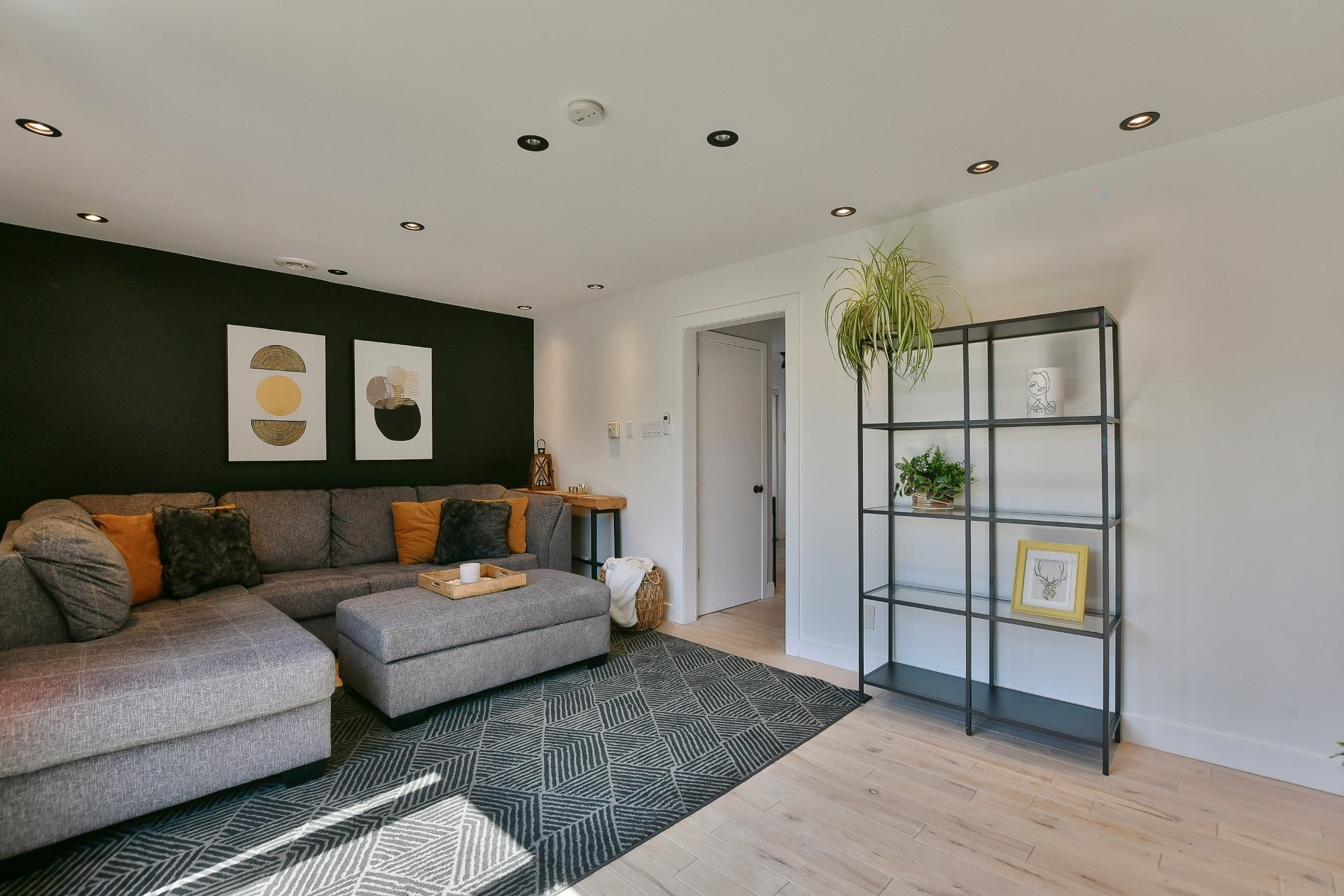 









81


Rue Picard

,
L'Épiphanie,




QC
J5X2R2

