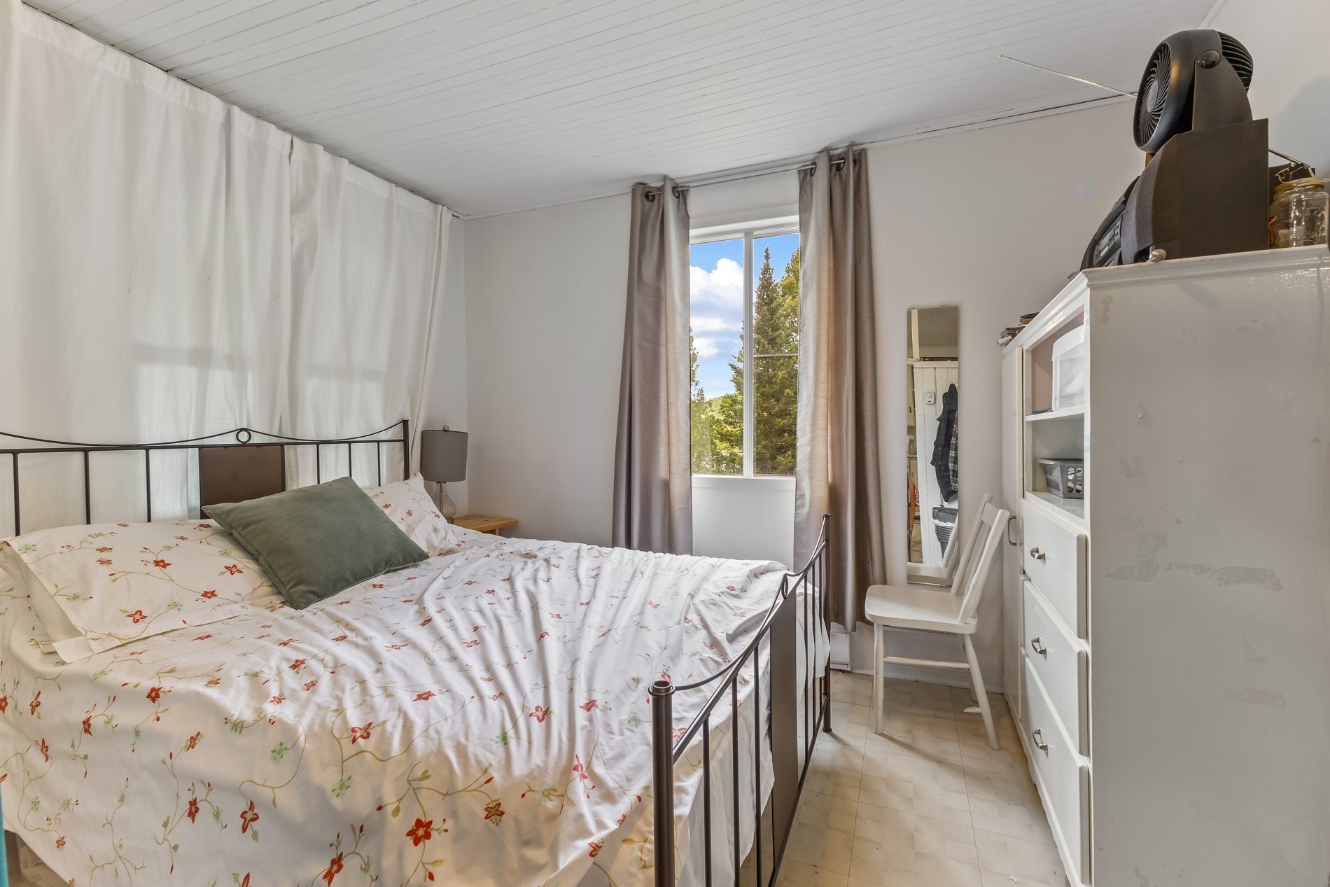 









25

 - 29


Ch. Lépine

,
Val-des-Lacs,




QC
J0T2P0

