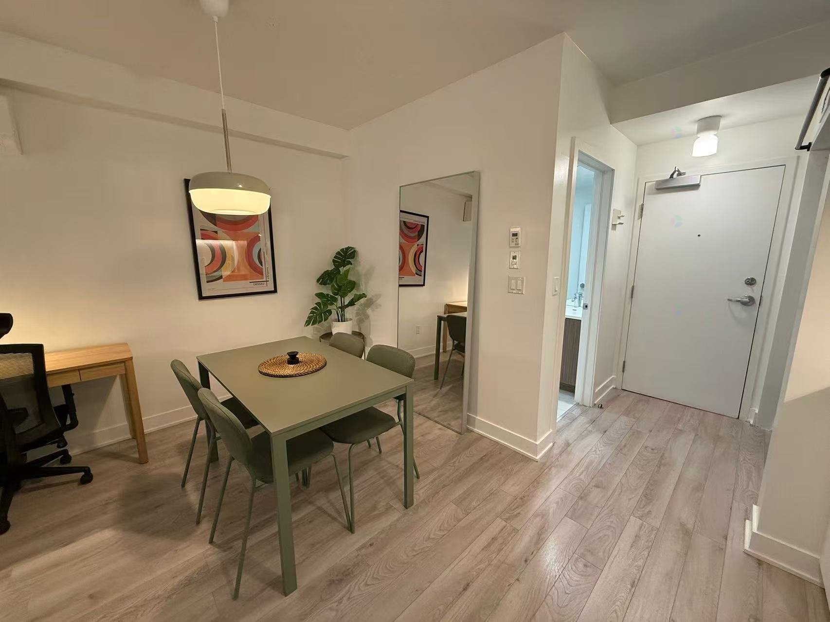 









1200


Rue Crescent

, 801,
Montréal (Ville-Marie),




QC
H3G0G5

