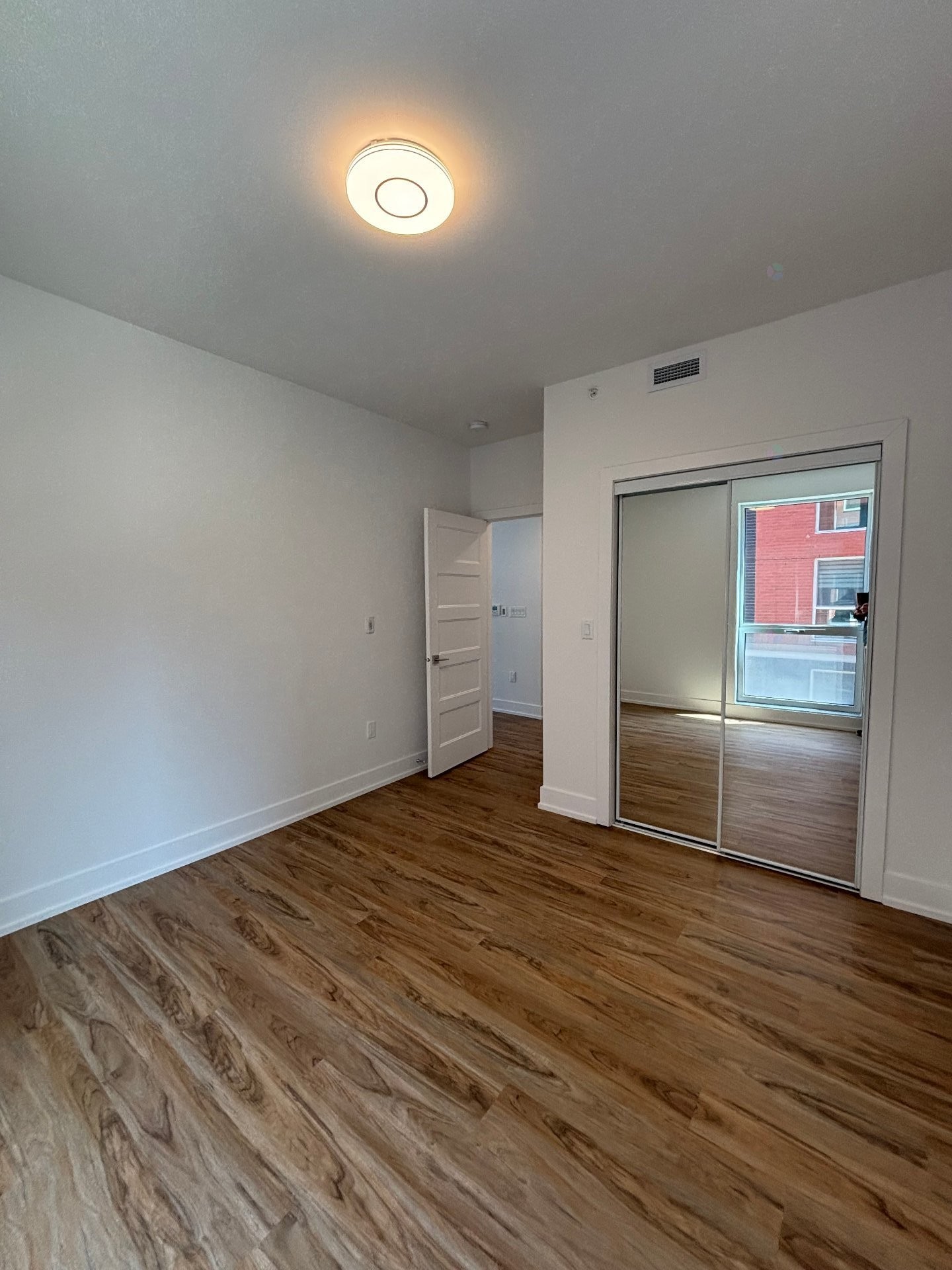 









30


Rue d'Ambre

, 202,
Candiac,




QC
J5R0S3

