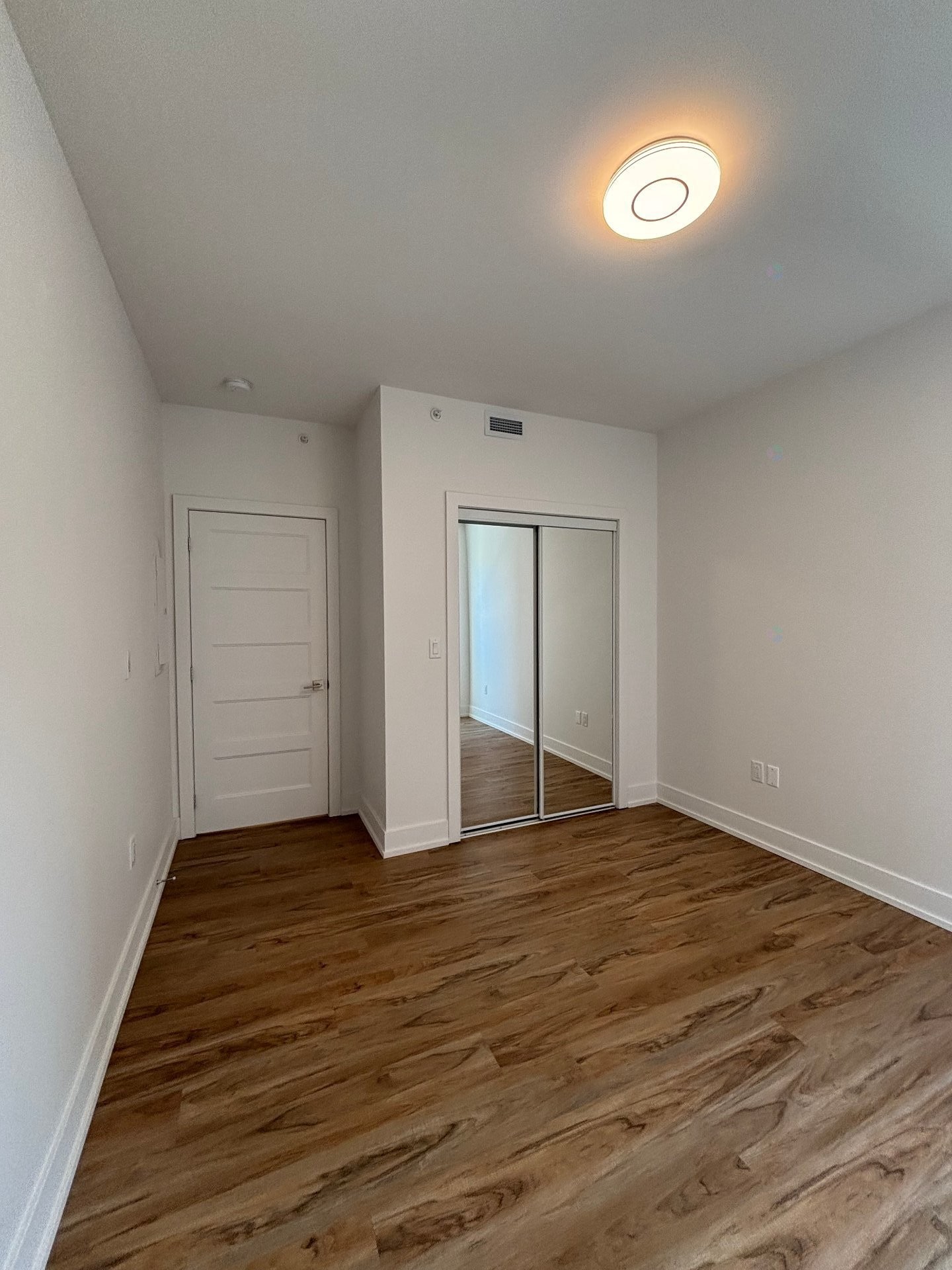 









30


Rue d'Ambre

, 202,
Candiac,




QC
J5R0S3

