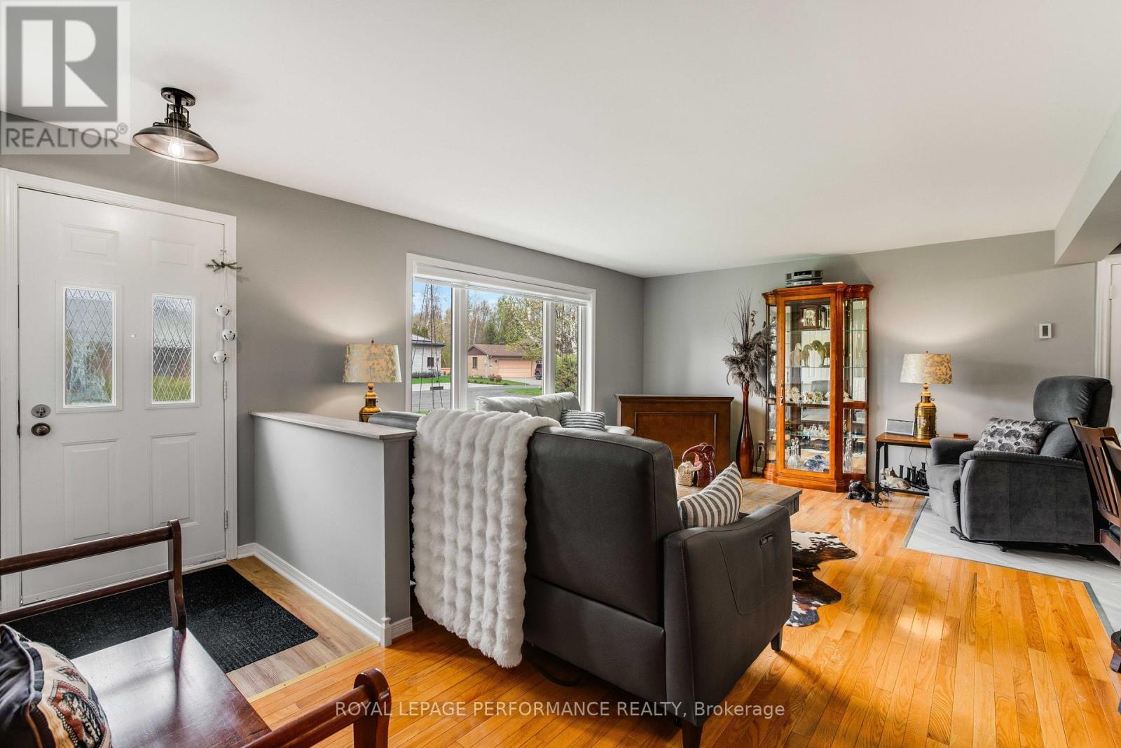 












6277 MACRAE COURT

,
South Glengarry,




Ontario
K0C1E0

