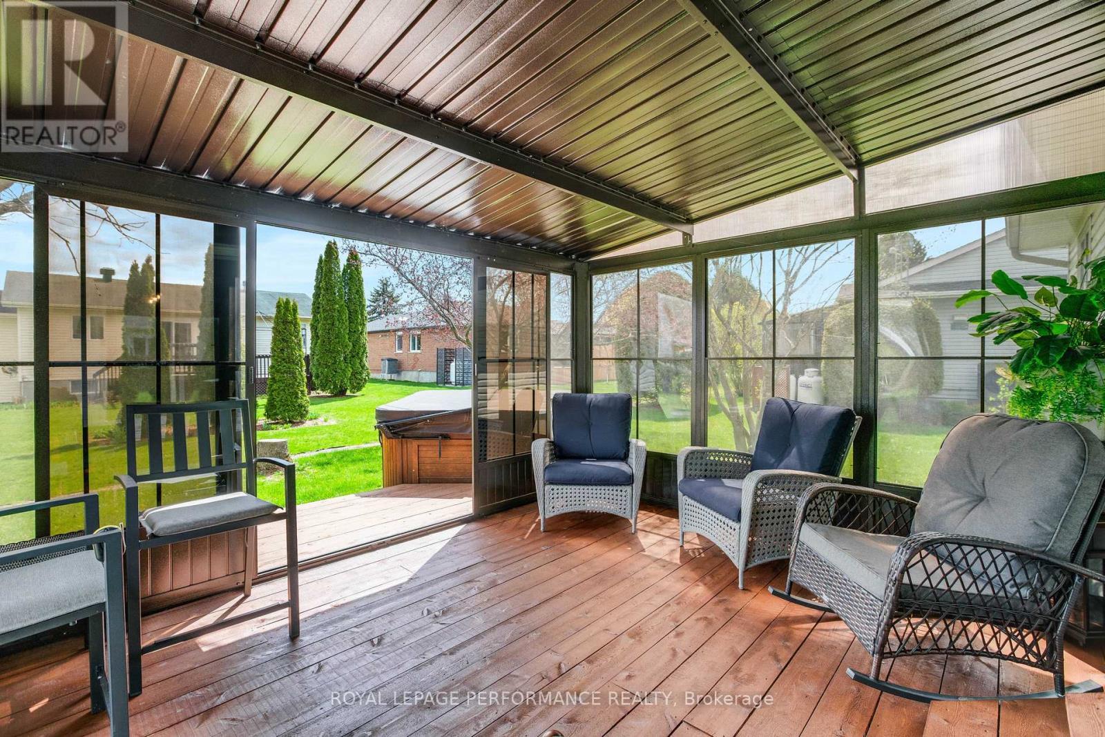 












6277 MACRAE COURT

,
South Glengarry,




Ontario
K0C1E0

