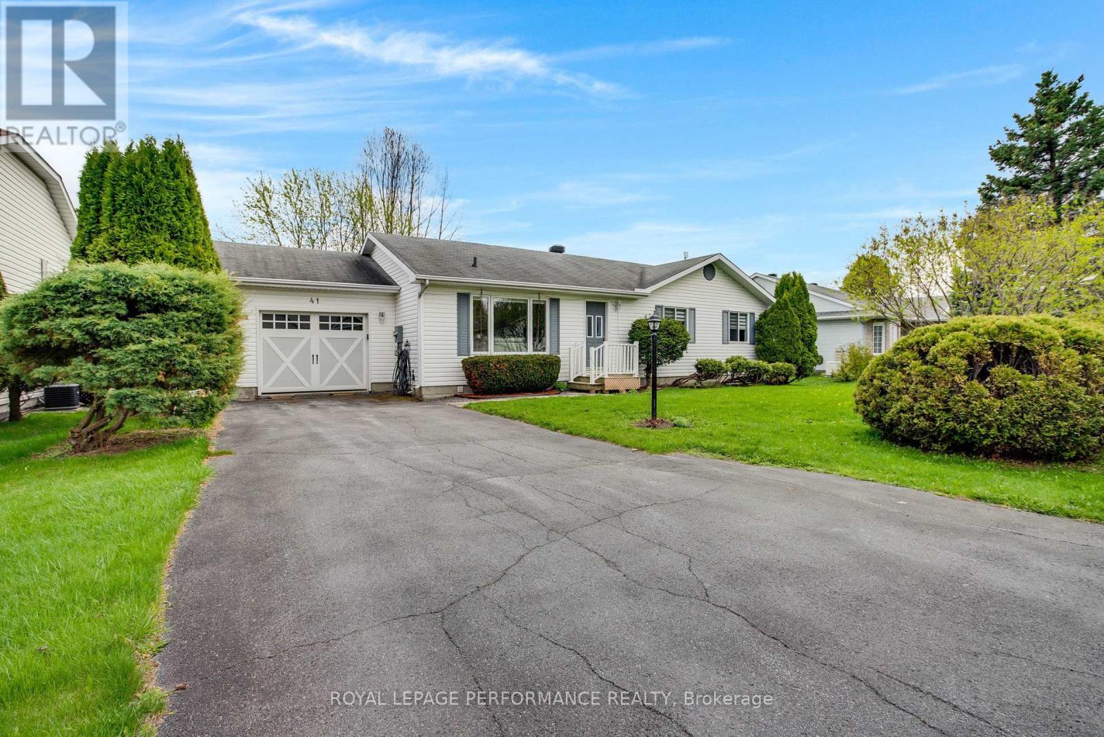 












6277 MACRAE COURT

,
South Glengarry,




Ontario
K0C1E0

