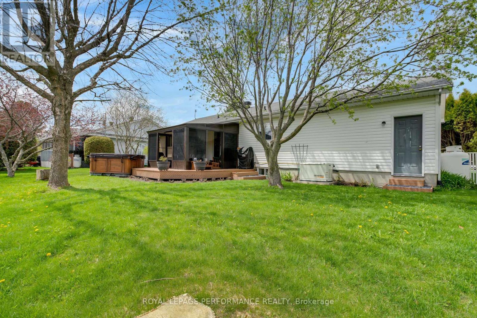 












6277 MACRAE COURT

,
South Glengarry,




Ontario
K0C1E0

