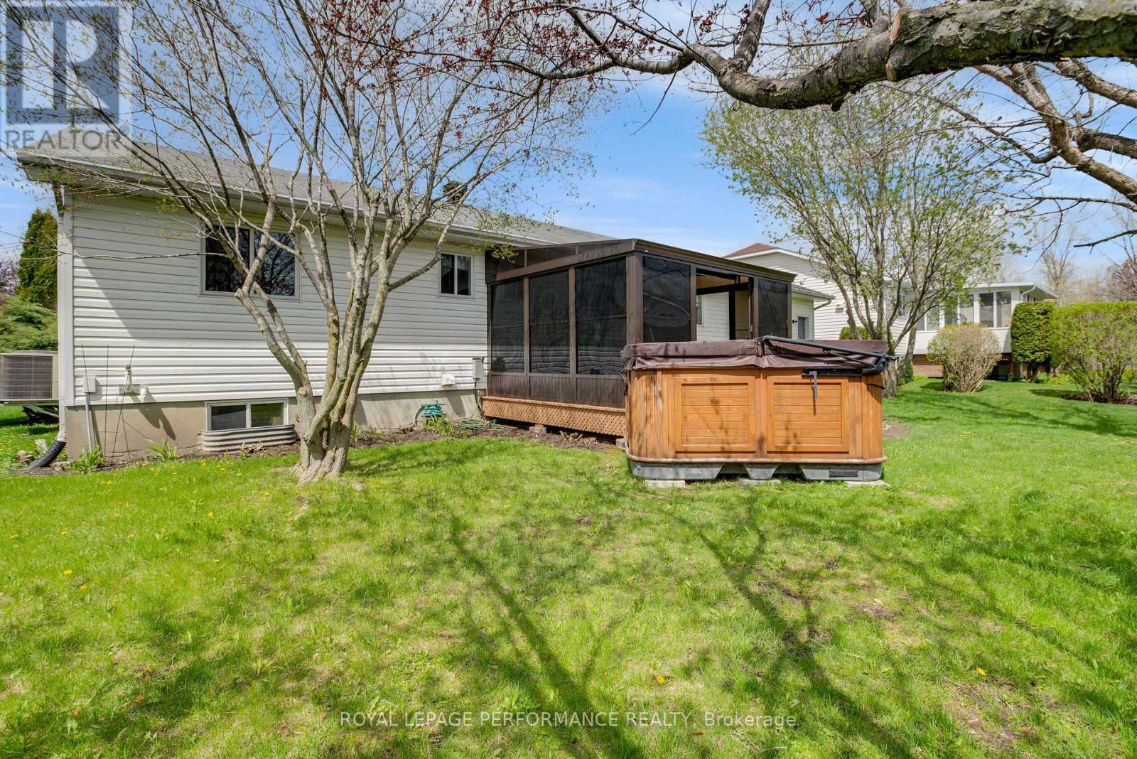 












6277 MACRAE COURT

,
South Glengarry,




Ontario
K0C1E0


