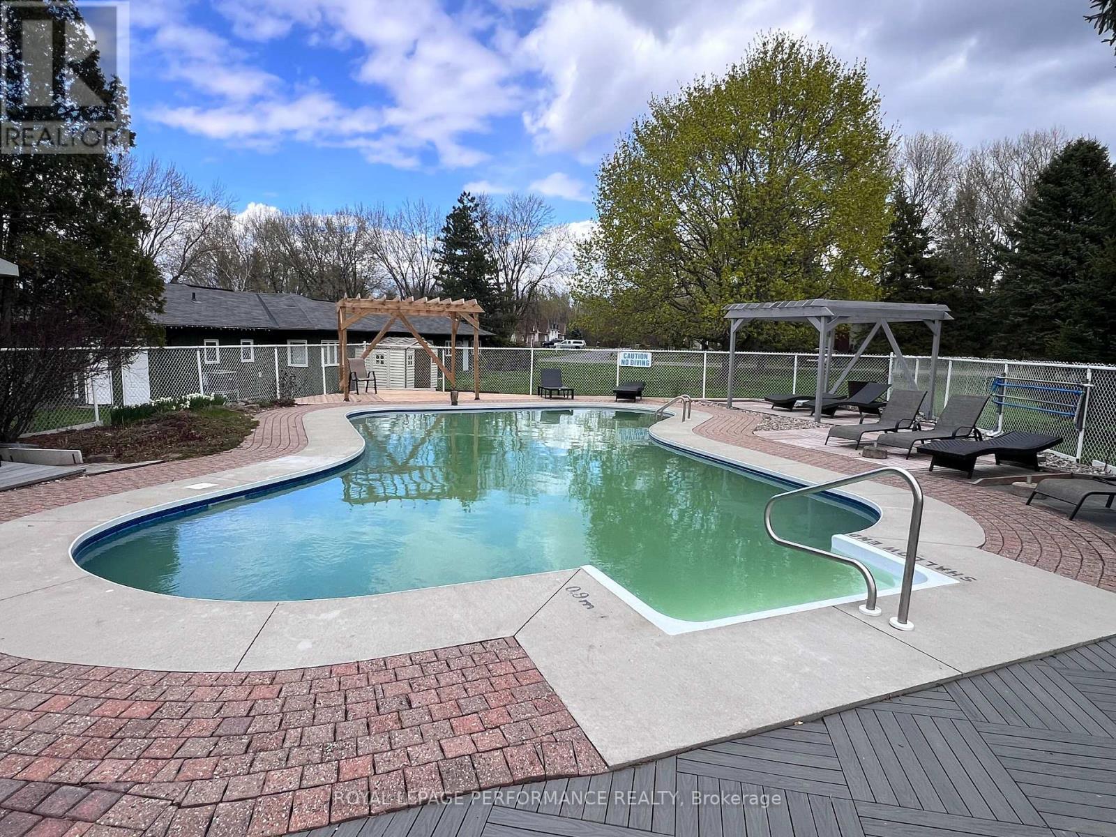 












6277 MACRAE COURT

,
South Glengarry,




Ontario
K0C1E0

