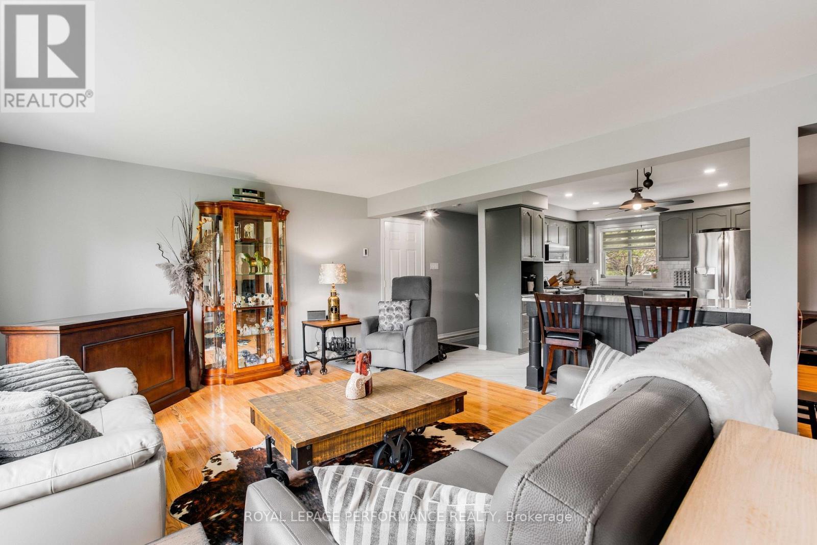 












6277 MACRAE COURT

,
South Glengarry,




Ontario
K0C1E0


